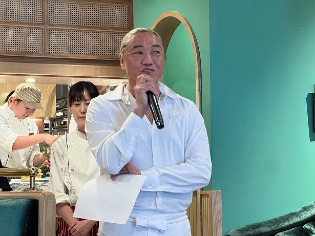“畑の伝道師”として知られる渡邉明シェフ