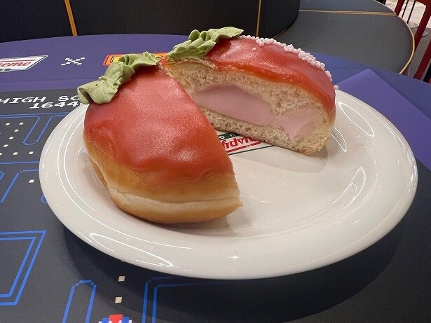 甘酸っぱいストロベリークリーム入り