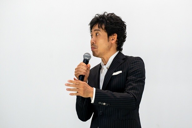 ストーリーを次々と創作し、どんどん話を進めていく大泉さん