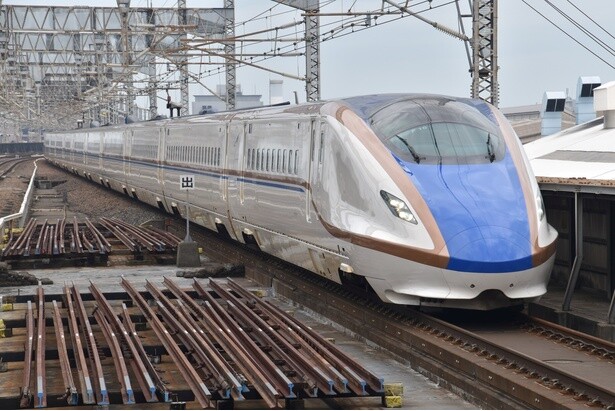 JR東日本・JR西日本の協力のもと、列車荷物輸送サービス「はこビュン」を利用して、北陸新幹線で東京駅まで鮮魚を届ける