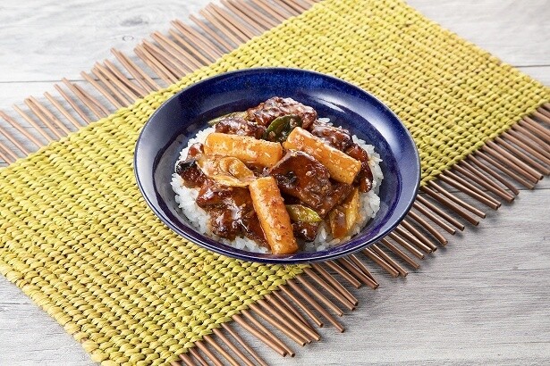 「スップルグイチキン丼 韓国風旨辛炭火焼き鳥丼」