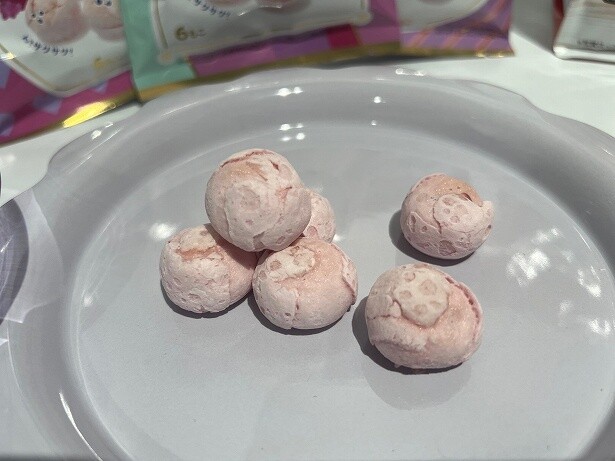 サクサク食感が新しい「もこサクハイチュウ ぶどう味」