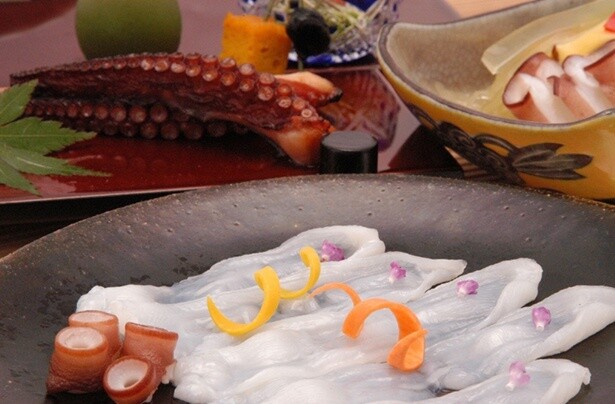 【写真】明石ダコの薄造り