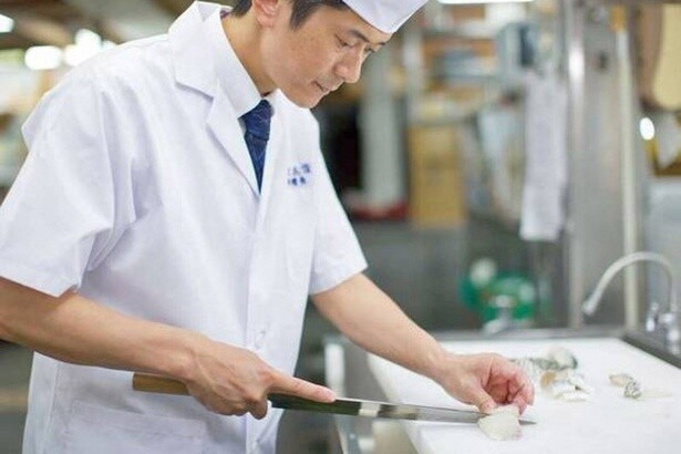 明石の海の恵みと旬の食材を、料亭旅館ならではの技で味わえる