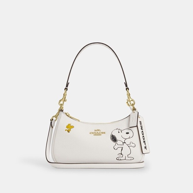 「テリ ショルダーバッグ」(各3万7400円) 