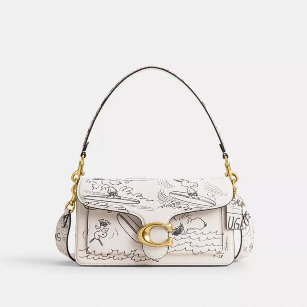 「ニュースペーパー プリント タビー ショルダーバッグ 26」(11万円) 