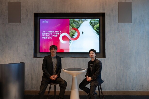 (写真左)富士通の高橋将さん、(同右)ナビゲーターのゲッティイメージズ・富安純人さん