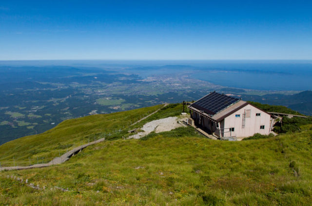 大山の山頂小屋