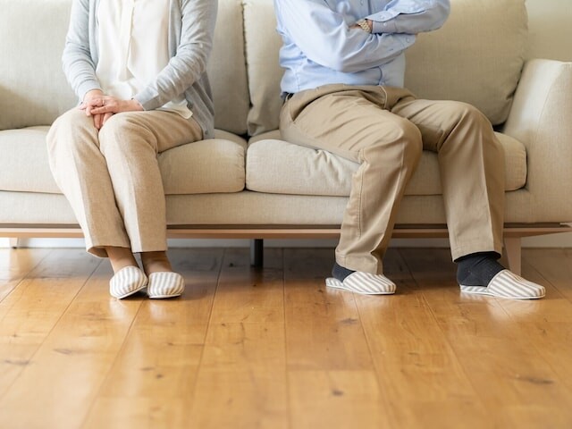 娘が作った夕飯をゴミ箱に捨てた夫……28年の結婚生活の果てに妻が決断した「夫婦の今後」