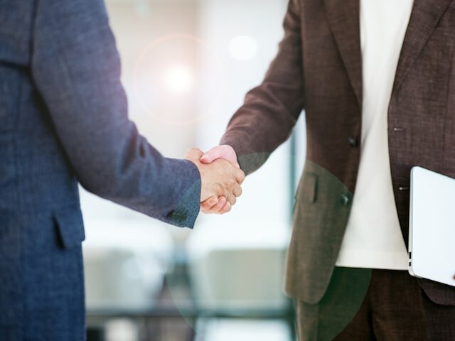 ベンチャー経営者の“口癖”とは？ 年収1億円以上「富裕層」の思考に学ぶ「運のつかみ方」