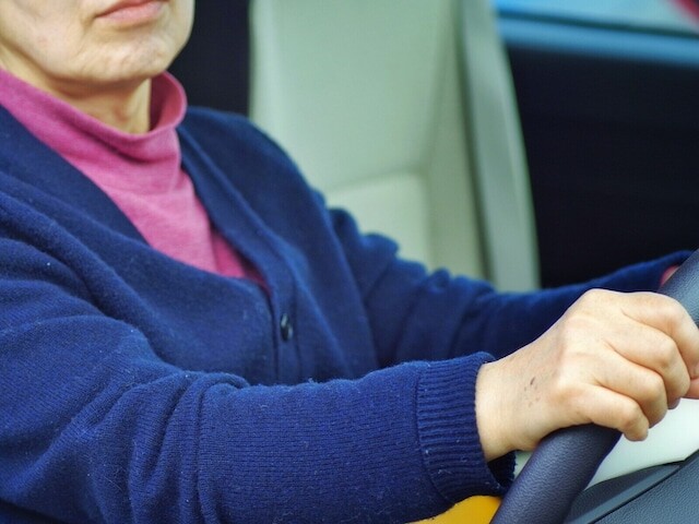 「私はまだ大丈夫」と言う親にどう伝えたら…「免許返納」を巡る家族のリアルな葛藤とインフラの壁