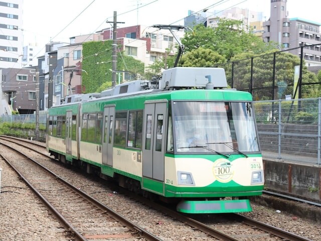 世田谷線 開通100周年！ “信号待ち”をする若林踏切から招き猫電車まで、驚きのトリビア10選