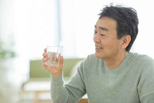 63歳男性「水は浄水器で十分」物価高でペットボトルをやめ、年間4万6800円の節約
