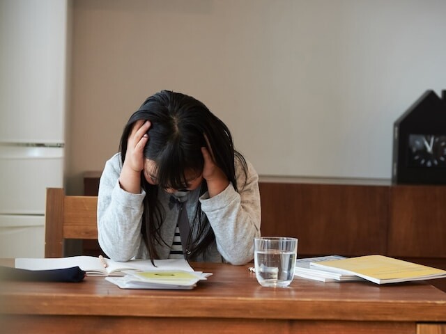 運動会では「きっと転ぶ」、私立高受験に失敗し「親思いだね」。母の「呪い」に苦しむ女性の人生