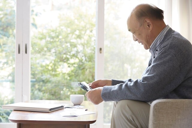 年金15万円で十分？ 金融資産1300万円・69歳男性が語る「子離れ後の」夫婦の老後必要額