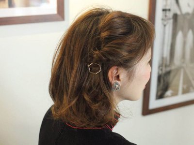 ボブヘアでもできるワンポイントヘアアレンジ！ねじり留めが簡単かわいい☆