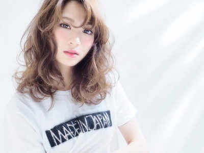 夏の終わりにハイトーンベージュのヘアカラーがイイ理由って？