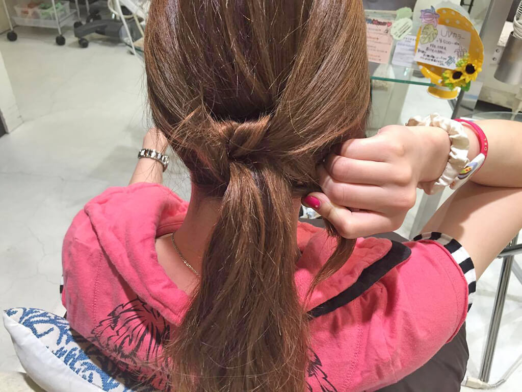 簡単！ノットヘアーアレンジの手順