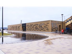 「地の果て」知床観光の玄関口！アザラシも？！