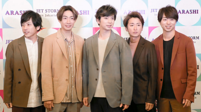 嵐が来春からのツアーをもって活動終了。『紅白』12年連続出場など、これまでの歩みを振り返る
