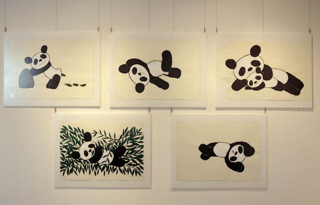 札幌のギャラリーで開催中の絵本原画展。かわいらしい動物たちの姿に癒される。