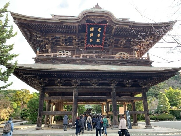 北鎌倉の〈建長寺〉で坐禅や写経体験を。新しい年に向け気持ちをリセットしてみない？