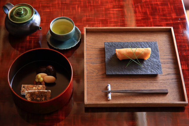 京の「ほんもの」にふれる至福の時間を。京都・円山公園にたたずむ、お茶室のような甘味処「茶菓円山」