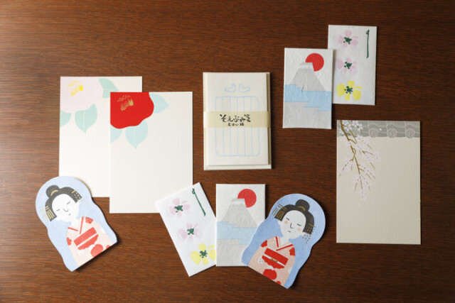 お正月支度にもぴったり。かわいらしい和紙のアイテムがそろう「京都鳩居堂 本店」