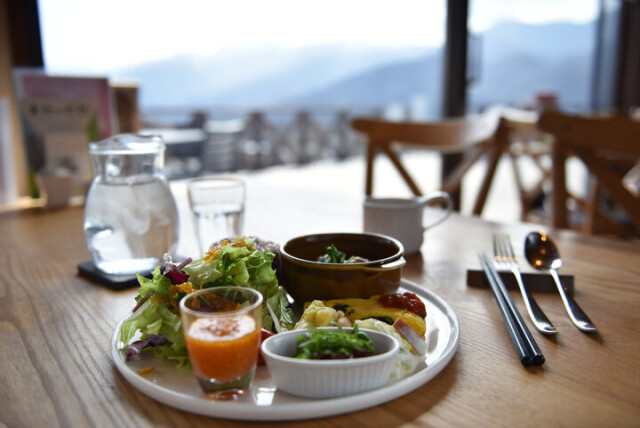富士山と南アルプスが目の前に！採れたて野菜が楽しめる絶景農園レストラン