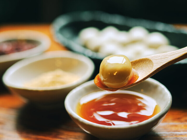 金沢のひがし茶屋街で「生麩甘味処 不むろ茶屋」の名物しら玉生麩を味わいましょう♪