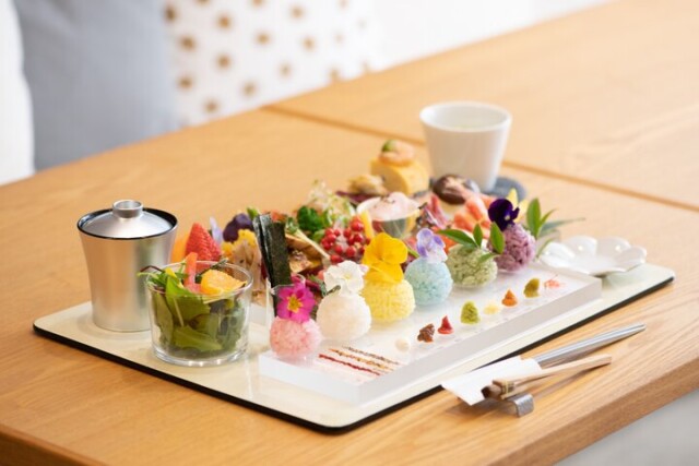 色とりどりのお寿司にときめいて。コーヒーやマフィンも人気な福井・越前市のカフェ「O-edo+」