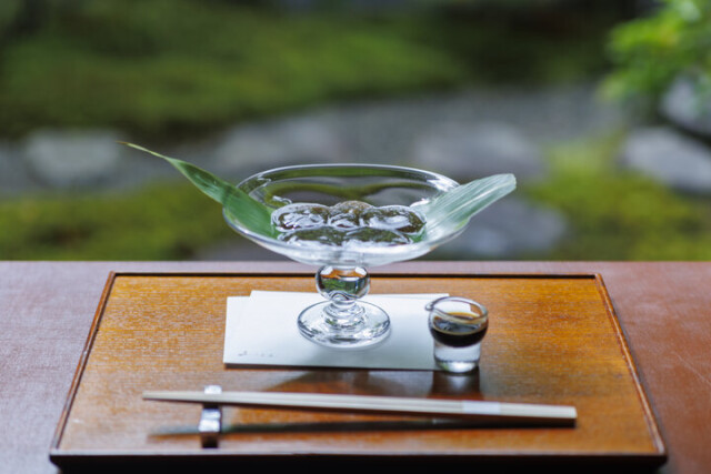 京都・下鴨の「茶寮 宝泉」で、極上のわらび餅や小豆を使った甘味にうっとり♪