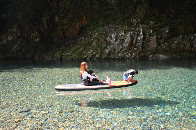 【岐阜県 2024年版】  夏の絶景・風物詩10選「板取川」 浮遊しているかのような水の透明度