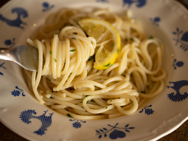 【鎌倉イタリアン】「レモンと魚醤のパスタ」とスロバキアの自然派ワイン…鶴岡八幡宮至近で営む唯一無二の口福
