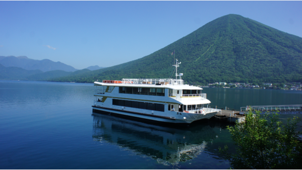 旅客船では日本初の太陽光発電オフグリッド電力船が日光・中禅寺湖に就航