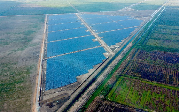 ベトナム最大級100MWの太陽光発電所　5ヶ月で完工