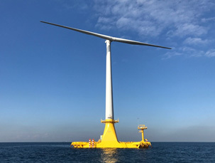 北九州市沖で浮体式風力発電機の実証運転開始