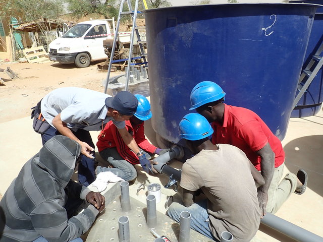 ヤマハ発動機がセネガルで小型浄水装置の設置を開始