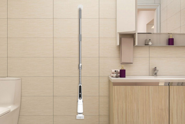 年末の大掃除にいいんじゃない？ 立ったまま磨き掃除ができる電動バスポリッシャー
