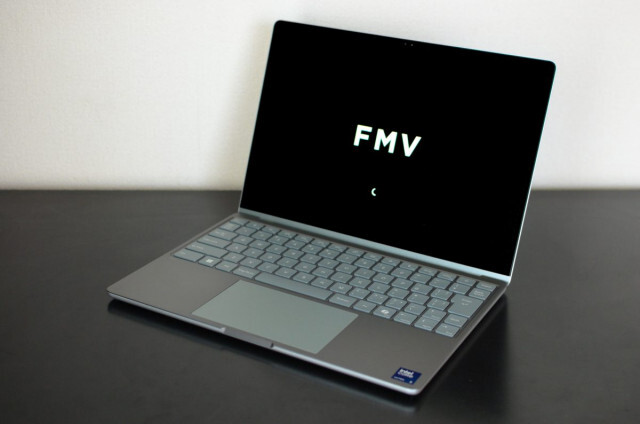 “若年層向け”に限らない魅力。独自AIアプリに注目のモバイルノートPC「FMV Note C」レビュー