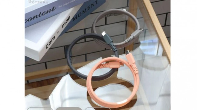 ケーブルが絡まない、急速充電対応、お買い得！MOTTERUのスマホケーブル