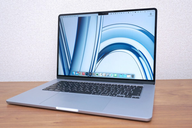 やはり軽さは正義。M4搭載MacBook AirをProと比べてわかった”Air”の魅力