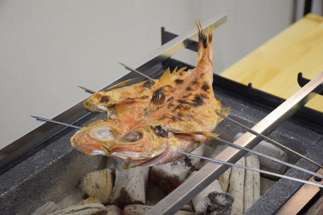 置いただけで様になる和風炭火コンロ！料理人御用達なのに、操作もお手入れも簡単「KAPPO IRORI」