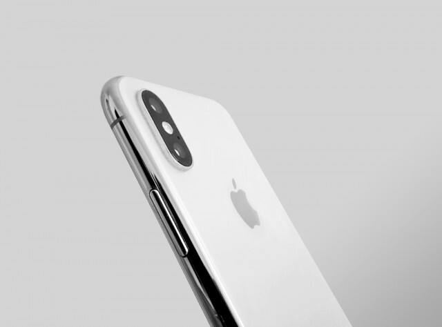 「20周年iPhone」、完全ベゼルレス化が濃厚！ 狙いは真のボーダーレス視覚体験!?