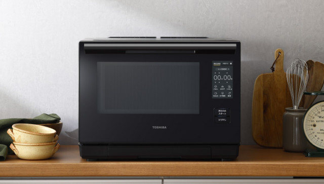 コンパクトなのに高機能！ 高級機と同じ熱風コンベクション式オーブンを採用した東芝「ER-D4000B」