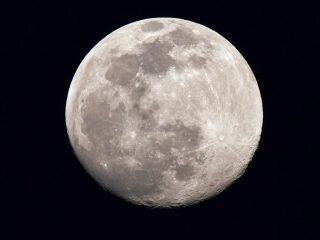 月に住むのは危ない？ 米で関心を集める「月震」のリスク