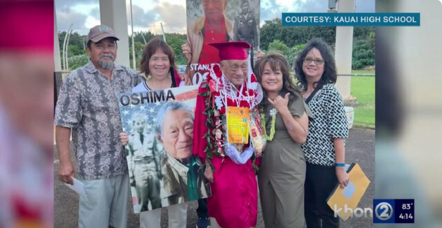 家族と国のために高校を中退した米男性、92歳でついに卒業！