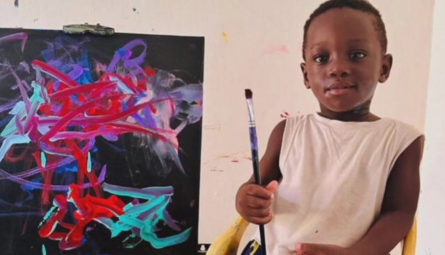 ガーナの1歳男児が「世界最年少アーティスト」に認定。大人が批判されるわけとは？