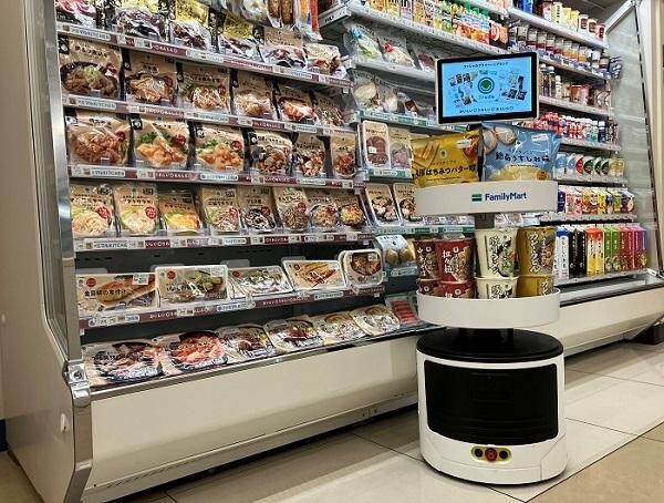 ファミマがロボット掃除機を300店舗に導入→人が使われる時代に？
