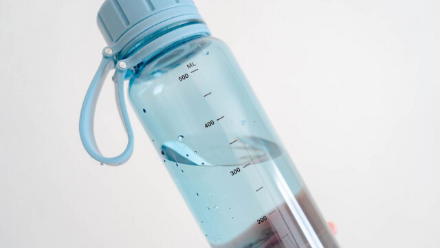 このボトルのおかげで、毎日1.5Lの水を飲む習慣が付いた話